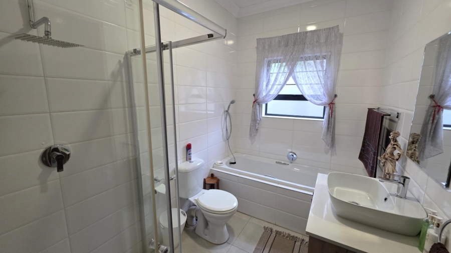 3 Bedroom Property for Sale in Melodie North West